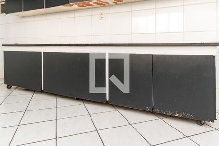 Casa para alugar com 300m², 4 quartos e 5 vagasCozinha - Armários