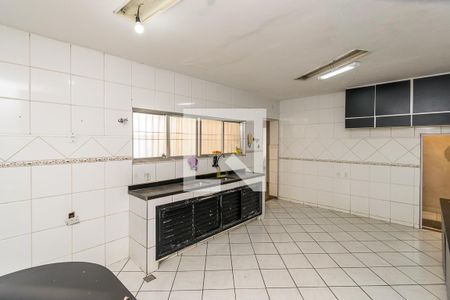 Casa para alugar com 300m², 4 quartos e 5 vagasCozinha