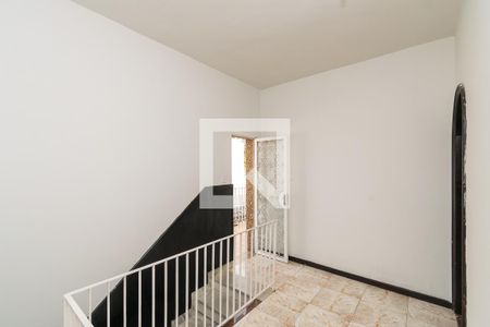 Hall de casa para alugar com 4 quartos, 300m² em Olaria, Rio de Janeiro