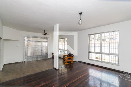 Sala de casa para alugar com 4 quartos, 300m² em Olaria, Rio de Janeiro