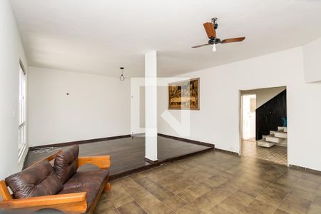 Sala de casa para alugar com 4 quartos, 300m² em Olaria, Rio de Janeiro