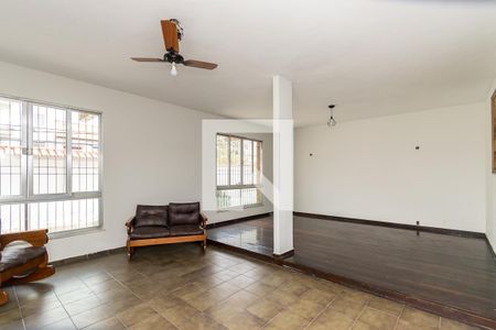 Sala de casa para alugar com 4 quartos, 300m² em Olaria, Rio de Janeiro