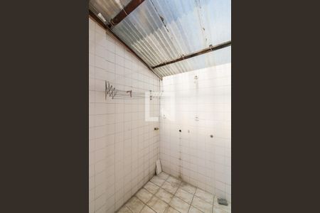 Casa para alugar com 300m², 4 quartos e 5 vagasÁrea de Serviço 1 (2º andar)