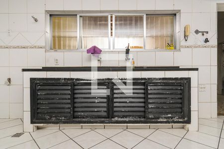 Casa para alugar com 300m², 4 quartos e 5 vagasCozinha - Armários