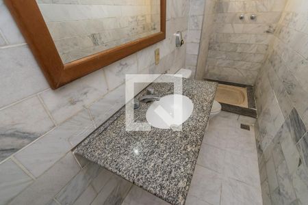 Casa para alugar com 300m², 4 quartos e 5 vagasBanheiro Social 2