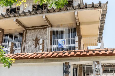 Casa para alugar com 300m², 4 quartos e 5 vagasFachada