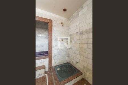 Casa para alugar com 300m², 4 quartos e 5 vagasBanheiro do Quarto 2 