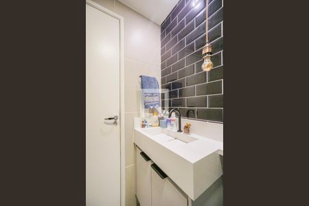 Banheiro social de apartamento à venda com 2 quartos, 33m² em Cidade Mãe do Céu, São Paulo