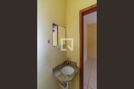 Casa de condomínio à venda com 128m², 3 quartos e 2 vagasBanheiro 3