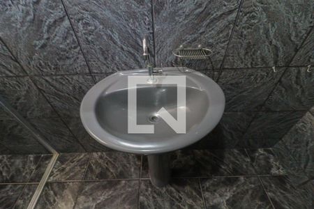 Casa à venda com 129m², 6 quartos e 3 vagasBanheiro