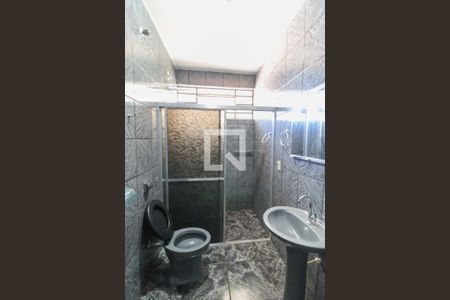 Casa à venda com 129m², 6 quartos e 3 vagasBanheiro