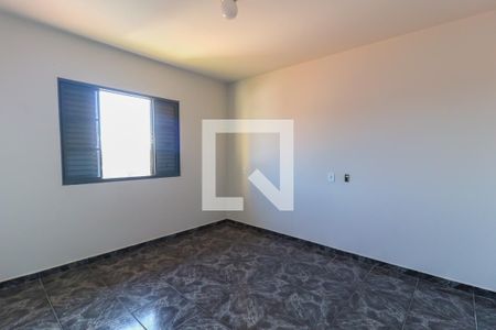 Casa à venda com 129m², 6 quartos e 3 vagasQuarto 2