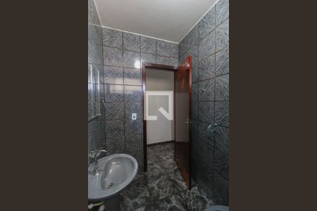 Casa à venda com 129m², 6 quartos e 3 vagasBanheiro