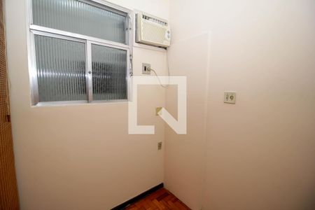 Quarto 1 de apartamento para alugar com 2 quartos, 50m² em Laranjeiras, Rio de Janeiro