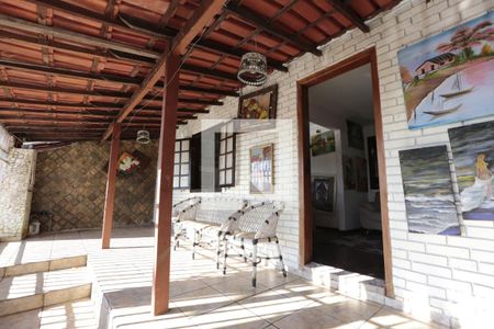 Casa à venda com 161m², 3 quartos e 4 vagasFachada