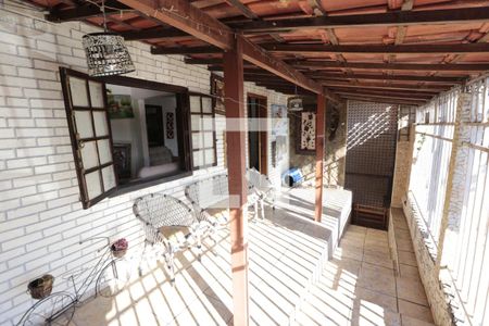 Casa à venda com 161m², 3 quartos e 4 vagasFachada