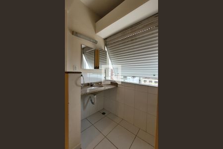 Banheiro da suíte de apartamento para alugar com 2 quartos, 80m² em José Menino, Santos
