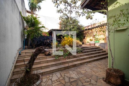 Casa à venda com 150m², 3 quartos e 4 vagas Casa à venda com 150m², 3 quartos e 4 vagasQuintal