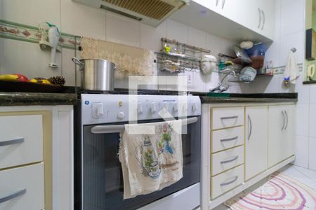 Casa à venda com 150m², 3 quartos e 4 vagas Casa à venda com 150m², 3 quartos e 4 vagasCozinha