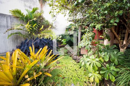 Casa à venda com 150m², 3 quartos e 4 vagas Casa à venda com 150m², 3 quartos e 4 vagasLago