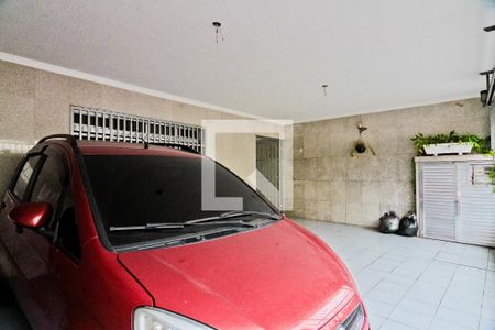 Casa à venda com 250m², 4 quartos e 3 vagas Casa à venda com 250m², 4 quartos e 3 vagasGaragem