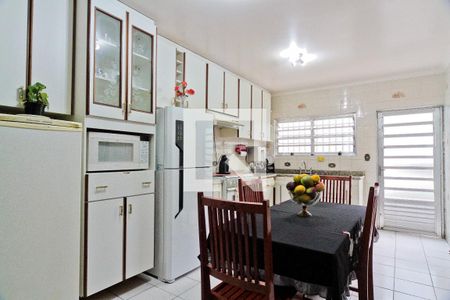 Casa à venda com 250m², 4 quartos e 3 vagas Casa à venda com 250m², 4 quartos e 3 vagasCozinha