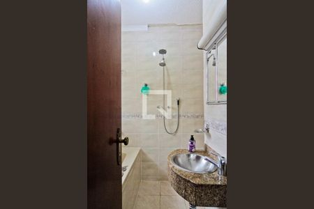 Casa à venda com 250m², 4 quartos e 3 vagas Casa à venda com 250m², 4 quartos e 3 vagasSuíte 2