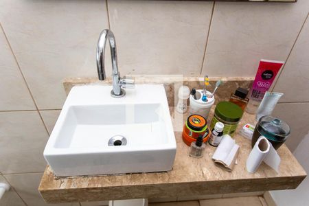 Casa à venda com 190m², 3 quartos e 2 vagas Casa à venda com 190m², 3 quartos e 2 vagasBanheiro