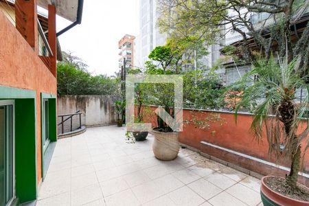 Varanda de casa para alugar com 3 quartos, 240m² em Jardim Prudência, São Paulo