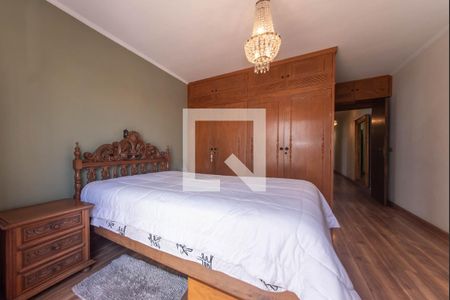 Casa à venda com 200m², 3 quartos e 2 vagasSuíte