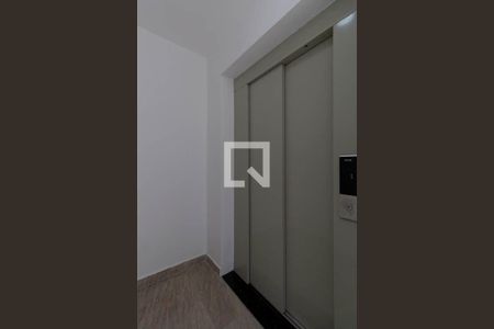Apartamento à venda com 44m², 2 quartos e 1 vaga Apartamento à venda com 44m², 2 quartos e 1 vagaÁrea Comum - Elevador