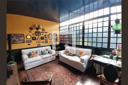 Casa à venda com 3 quartos, 268m² em Jardim Guarapiranga, São Paulo