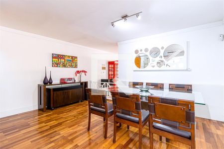 Casa à venda com 3 quartos, 193m² em Santo Amaro, São Paulo