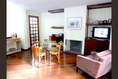 Casa à venda com 3 quartos, 120m² em Vila Anhanguera, São Paulo