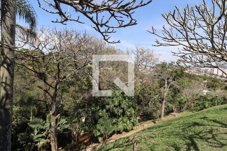 Casa à venda com 754m², 4 quartos e 15 vagas Casa à venda com 754m², 4 quartos e 15 vagasQuintal