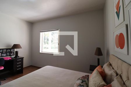 Casa à venda com 754m², 4 quartos e 15 vagas Casa à venda com 754m², 4 quartos e 15 vagasQuarto 2