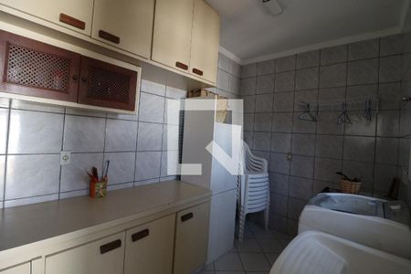 Casa à venda com 754m², 4 quartos e 15 vagas Casa à venda com 754m², 4 quartos e 15 vagasÁrea de Serviço
