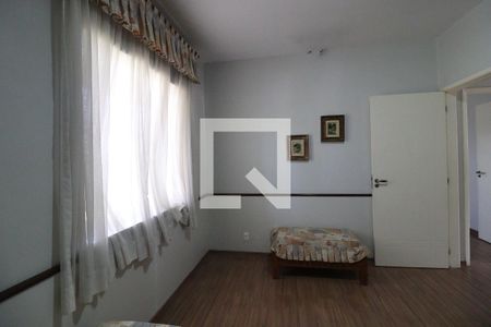 Casa à venda com 754m², 4 quartos e 15 vagas Casa à venda com 754m², 4 quartos e 15 vagasQuarto 4