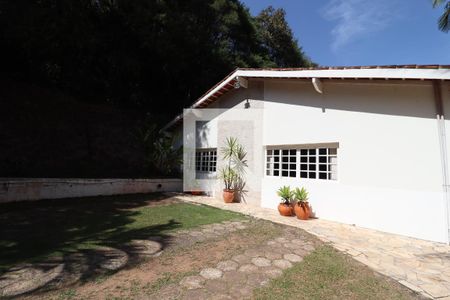 Casa à venda com 754m², 4 quartos e 15 vagas Casa à venda com 754m², 4 quartos e 15 vagasQuintal