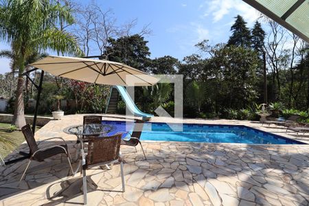 Casa à venda com 754m², 4 quartos e 15 vagas Casa à venda com 754m², 4 quartos e 15 vagasPiscina