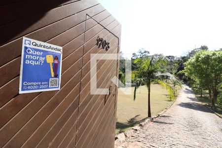 Casa à venda com 754m², 4 quartos e 15 vagas Casa à venda com 754m², 4 quartos e 15 vagasPlaca