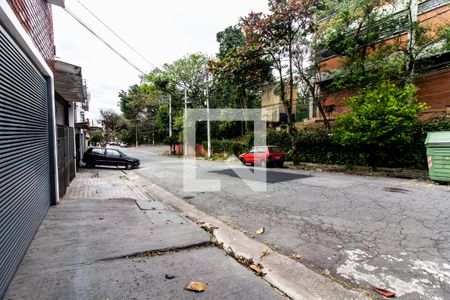 Vista da Rua de casa para alugar com 4 quartos, 187m² em Conjunto Residencial Butantã, São Paulo