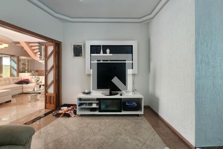 Casa para alugar com 450m², 3 quartos e 8 vagasSala de TV