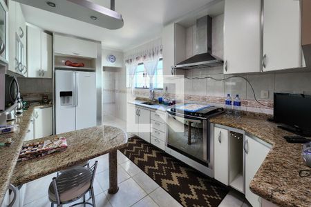 Casa para alugar com 450m², 3 quartos e 8 vagasCozinha