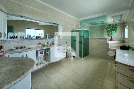 Casa para alugar com 450m², 3 quartos e 8 vagasBanheiro da Suíte 3