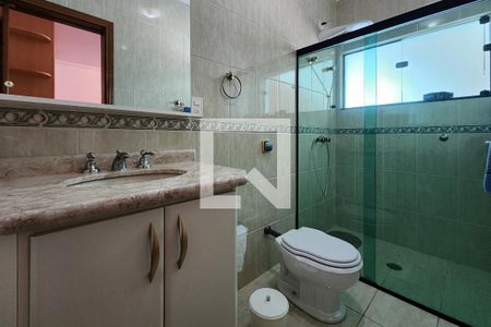 Casa para alugar com 450m², 3 quartos e 8 vagasBanheiro da Suíte 1