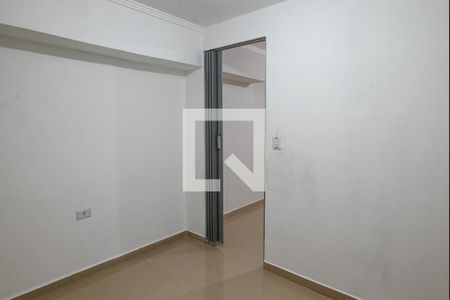 Quarto 1 de apartamento para alugar com 2 quartos, 50m² em Jardim Patente, São Paulo