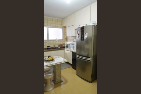 Apartamento à venda com 131m², 4 quartos e 2 vagasCozinha