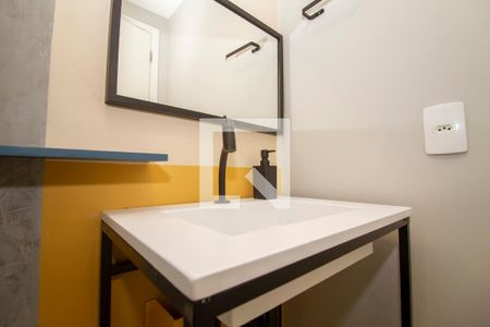 Banheiro de apartamento para alugar com 1 quarto, 32m² em Pinheiros, São Paulo