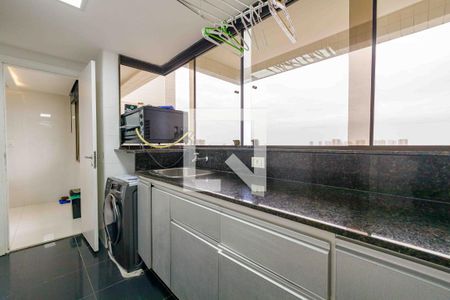 Apartamento à venda com 270m², 4 quartos e 3 vagas Apartamento à venda com 270m², 4 quartos e 3 vagasÁrea de Serviço